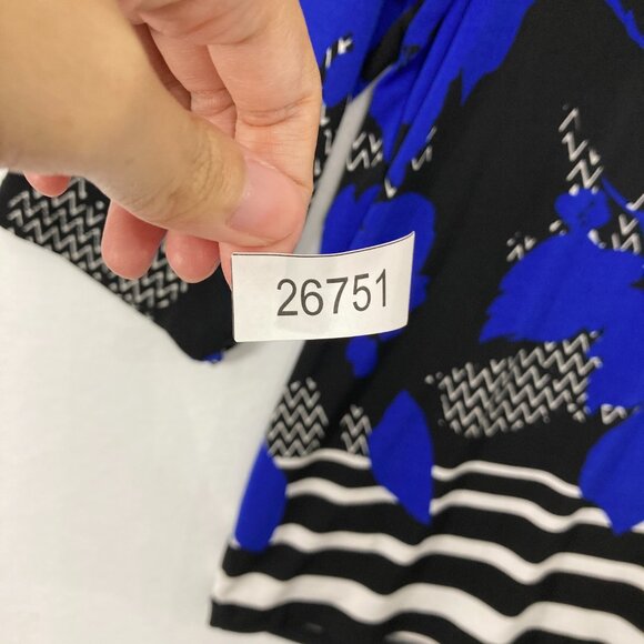 Chico's Top size 3/XL Multi Color Floral V Neck Stretch Knit Preppy Office Work - Picture 9 of 9